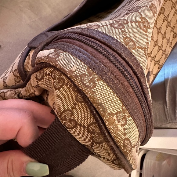 Beige and brown Gucci Diaper Bag with GG Supreme throughout - Picture 8 of 11